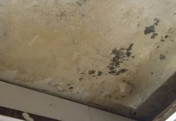 茄子河阳台漏水维修公司分享下茄子河卫生间渗水维修需要注意哪些问题。
